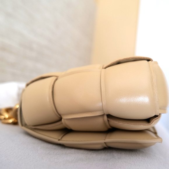 BRAND NEW NEVER USED BOTTEGA VENETA CHAIN CASSETTE BAG - BEIGE - Picture 5 of 16